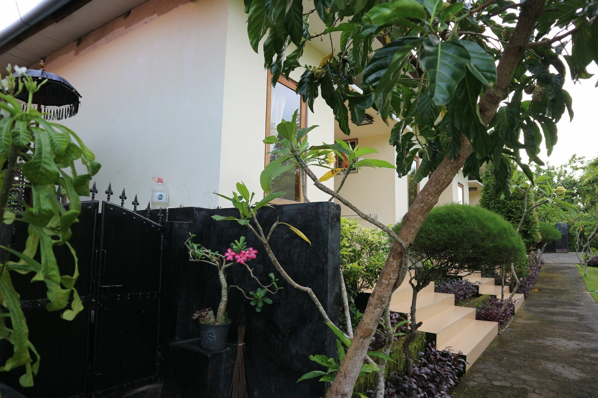 Bhujangga'S Village Near Pantai Uluwatu Redpartner Exterior foto